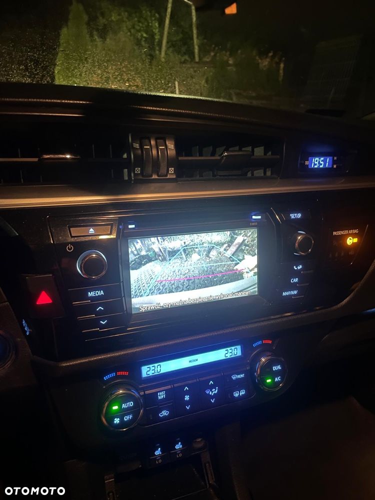 Toyota Corolla 1.6 Premium - 11