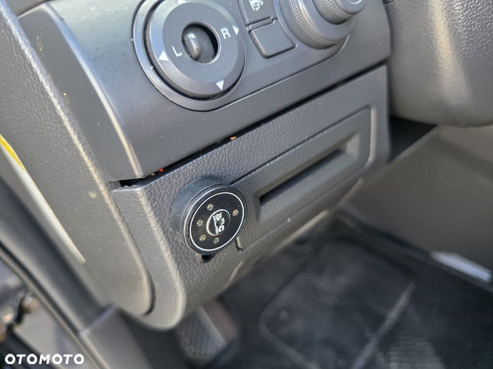 Chevrolet Captiva 2.4 LS 5os - 18