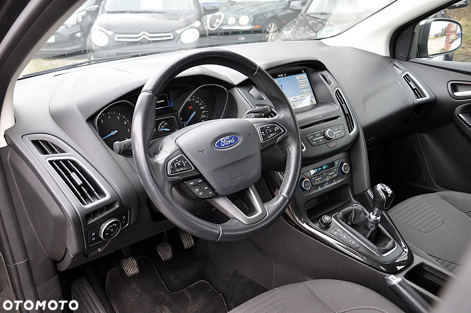 Ford Focus - 11