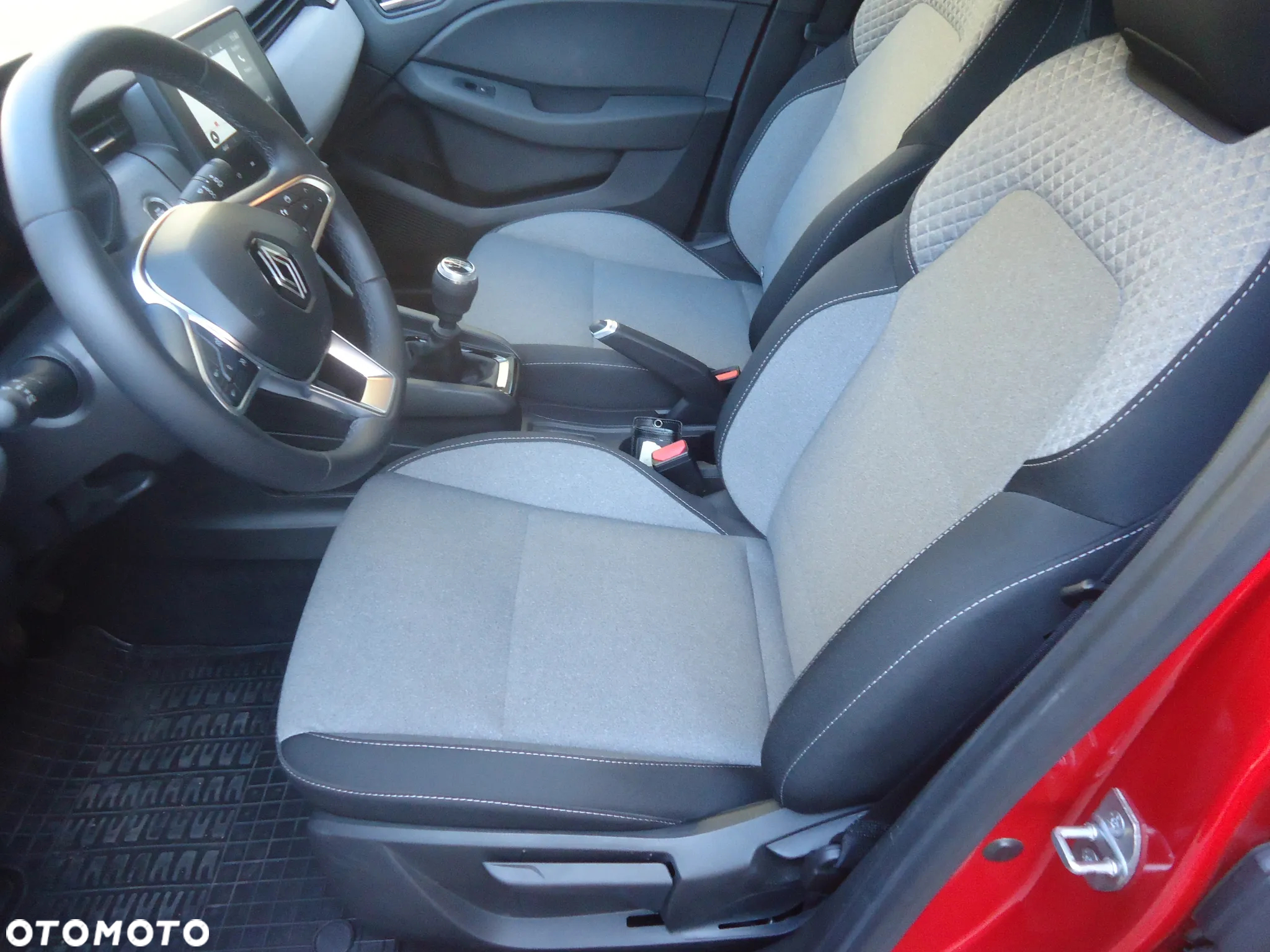 Renault Clio 1.0 TCe Evolution - 16