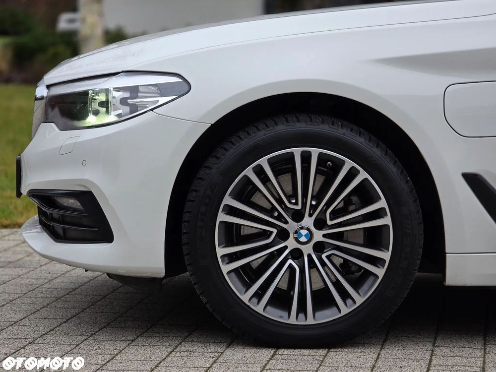 BMW Seria 5 530e iPerformance xDrive M Sport sport - 34