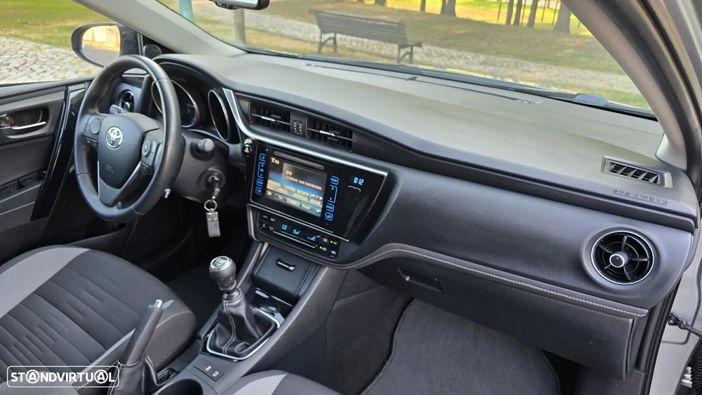 Toyota Auris 1.2T Comfort+Pack Techno +P.Sport — fotografia 46