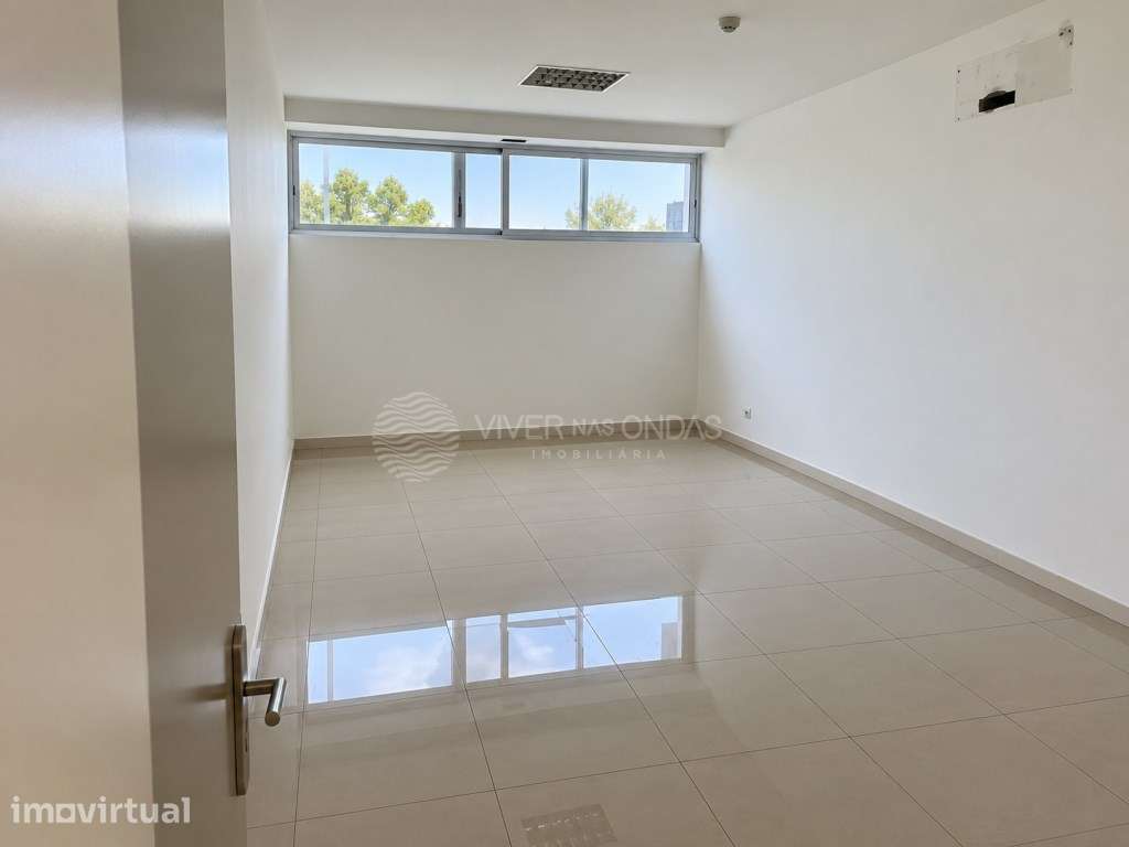 Loja com 703 m² no Porto. - Grande imagem: 5/11