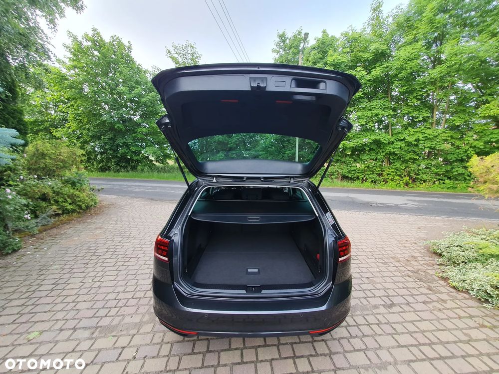 Volkswagen Passat 2.0 TDI SCR DSG Business - 8