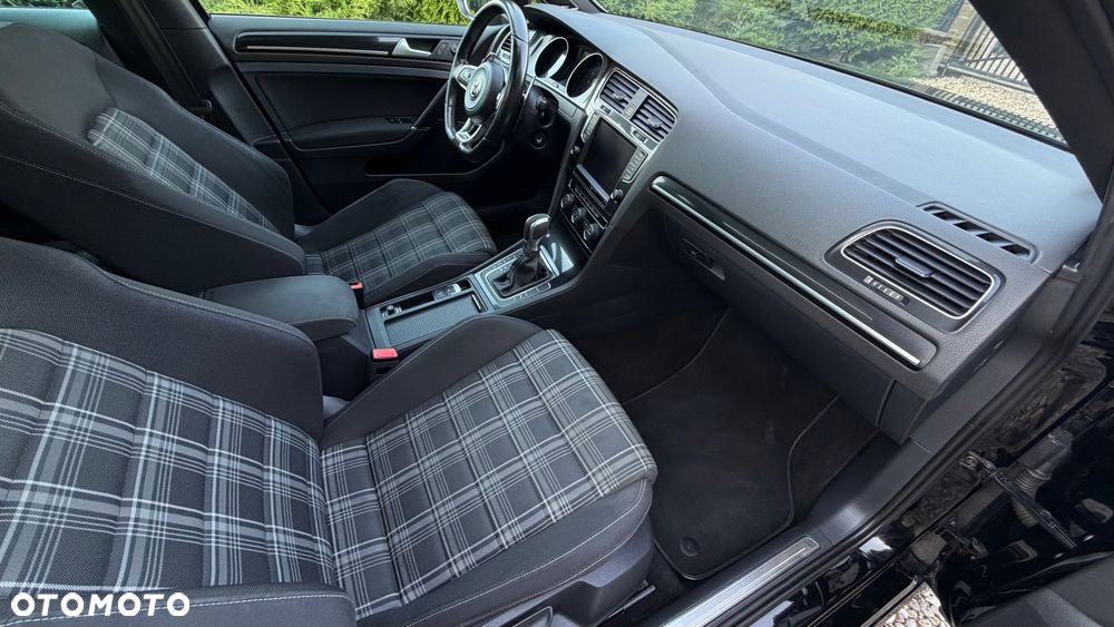 Volkswagen Golf GTD 2.0 TDI SCR DSG - 23