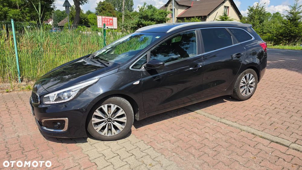 Kia Ceed 1.6 GDI Dream Team Edition - 28