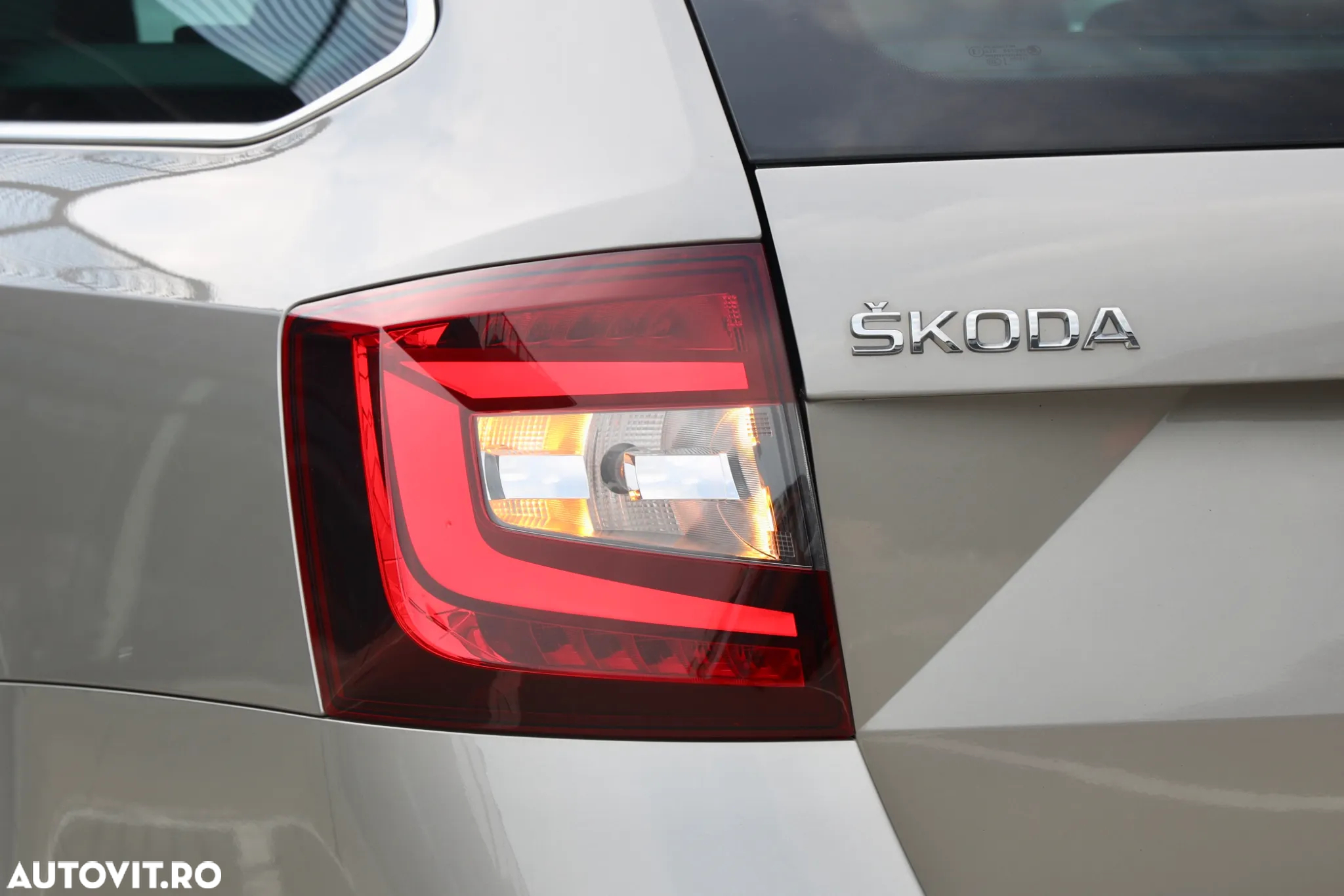 Skoda Octavia Combi Diesel 1.6 TDI DSG Style - 32