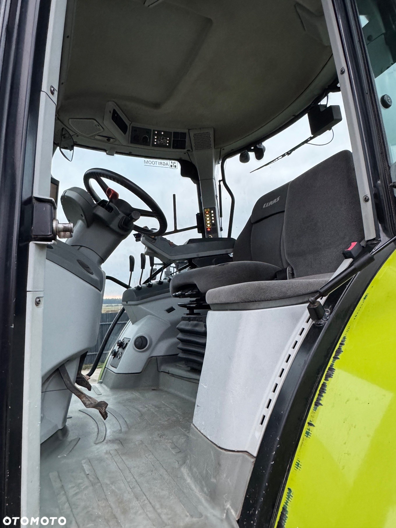Claas Arion 640 - 7