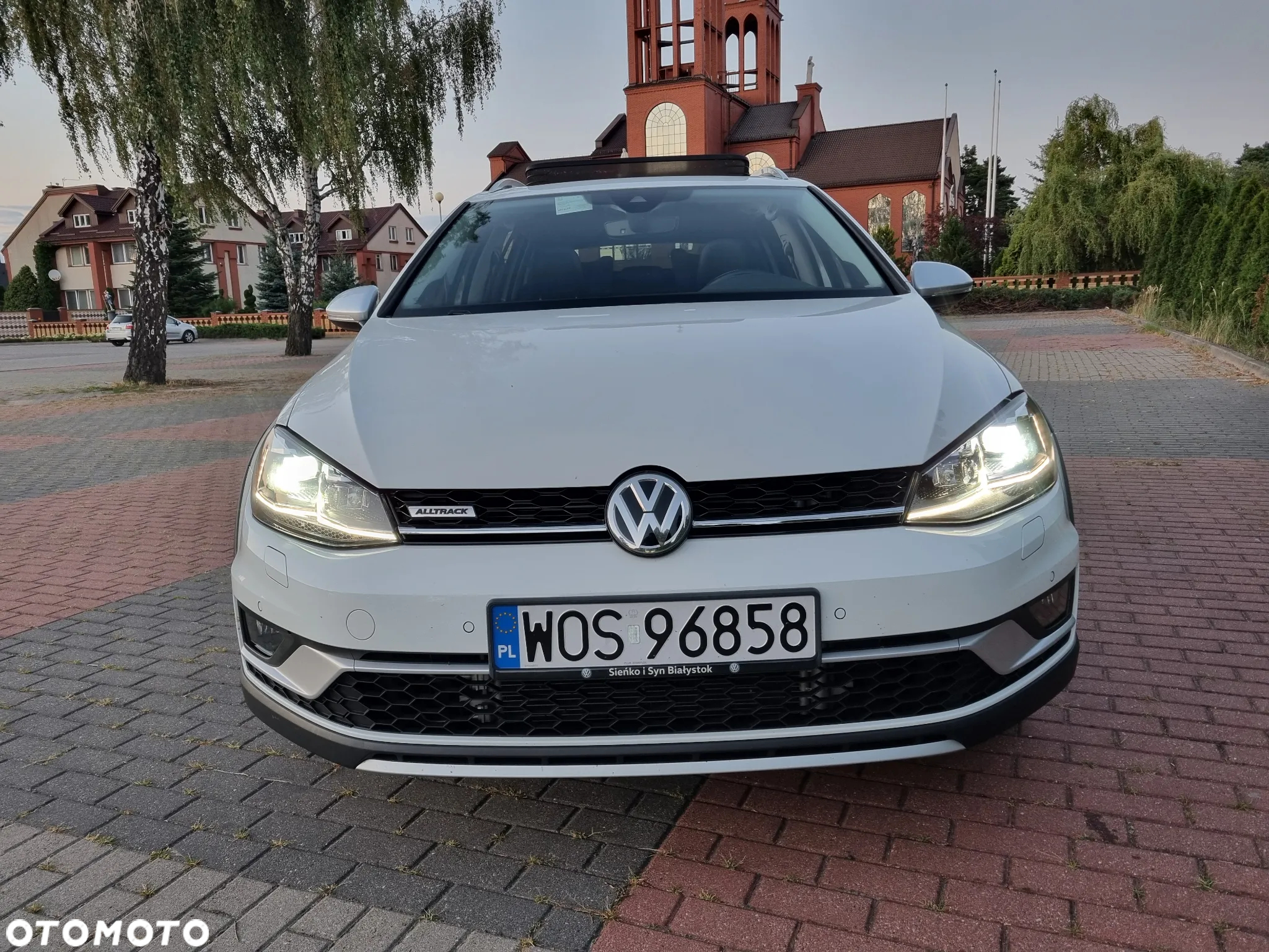 Volkswagen Golf - 11