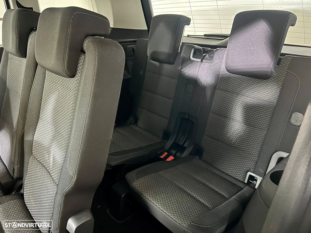 VW Touran 1.6 TDI Highline DSG - 40