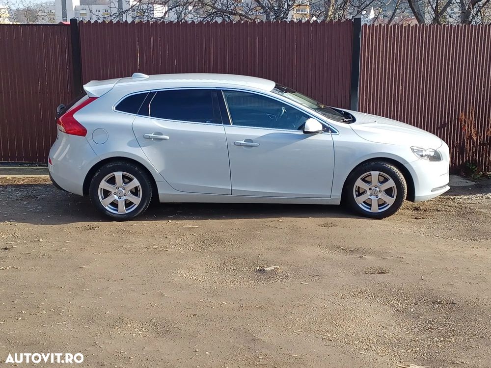 Volvo V40 D3 Geartronic Momentum - 1