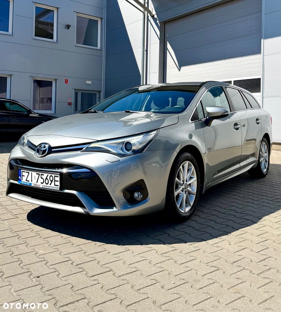 Toyota Avensis 1.8 Premium - 1