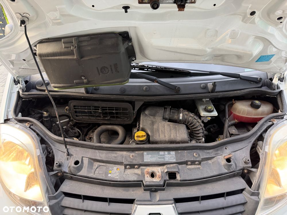 Renault Trafic - 13