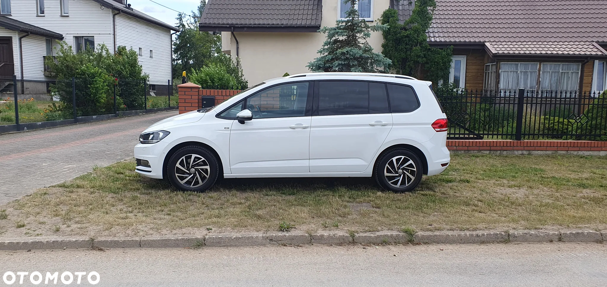 Volkswagen Touran 1.6 TDI SCR Join - 12