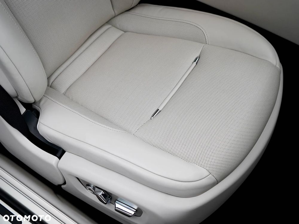 Rolls-Royce Wraith Standard - 26