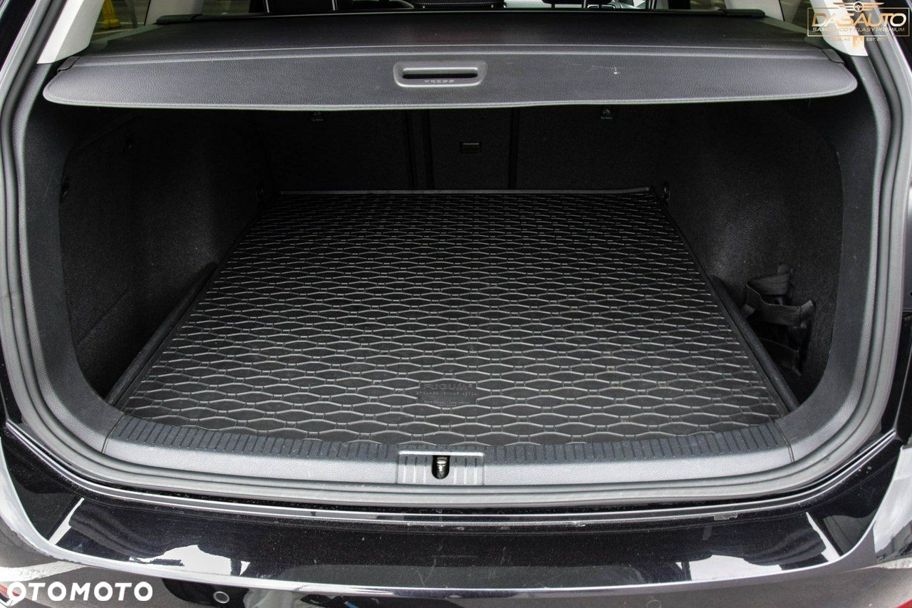 Volkswagen Golf - 26