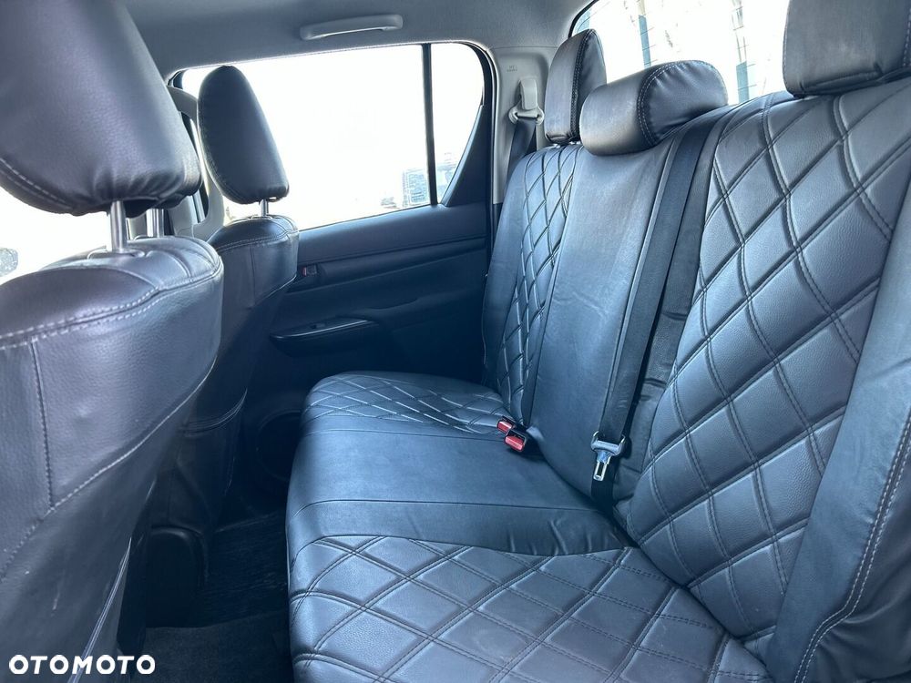 Toyota Hilux 2.4 D-4D Double Cab DLX 4x4 - 21