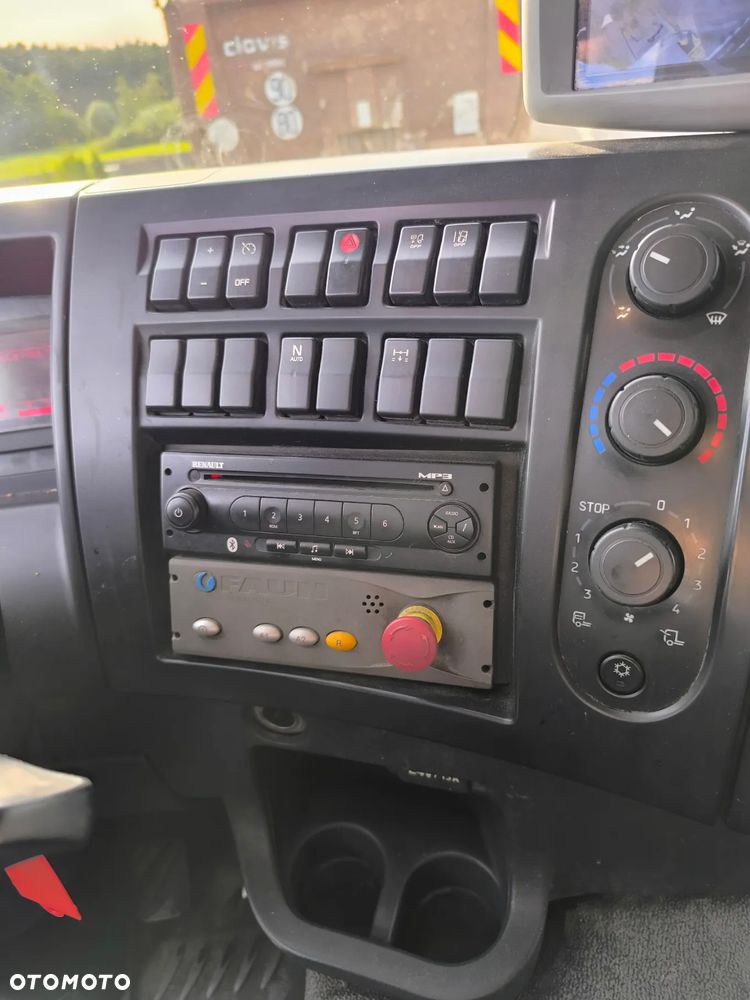 Renault D WIDE C - 9