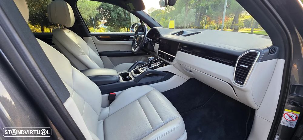 Porsche Cayenne E-Hybrid - 24