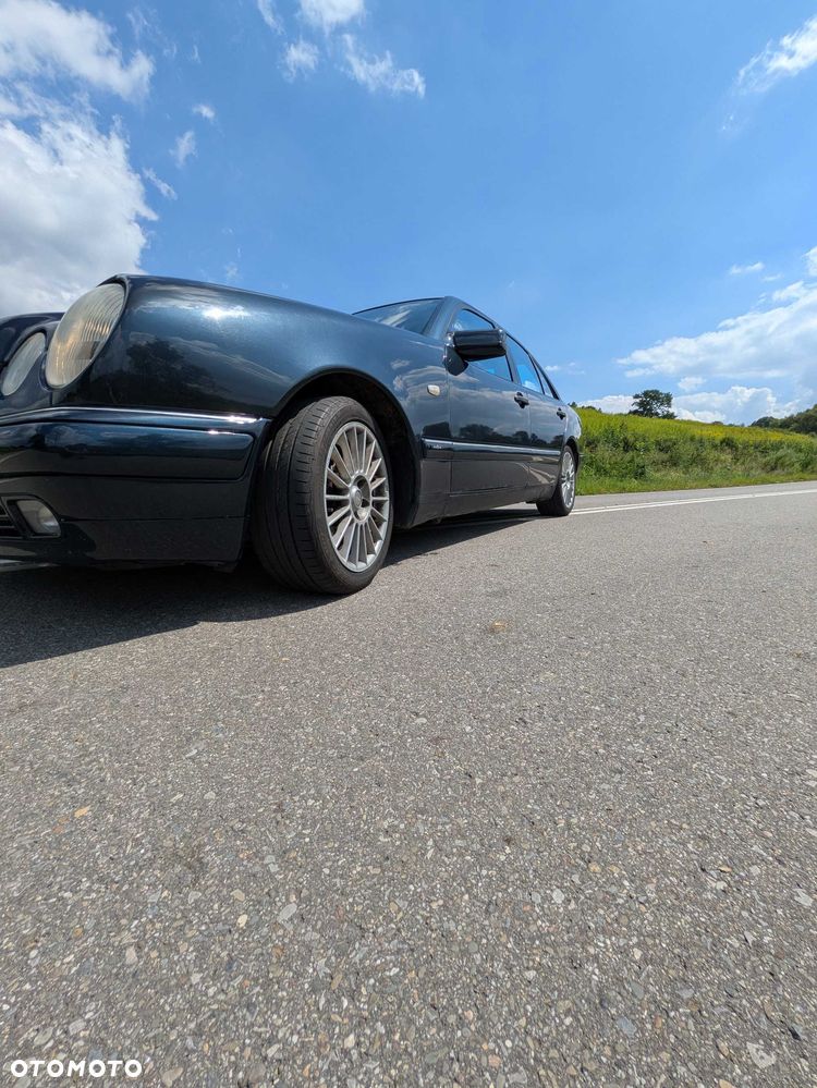 Mercedes-Benz Klasa E - 4