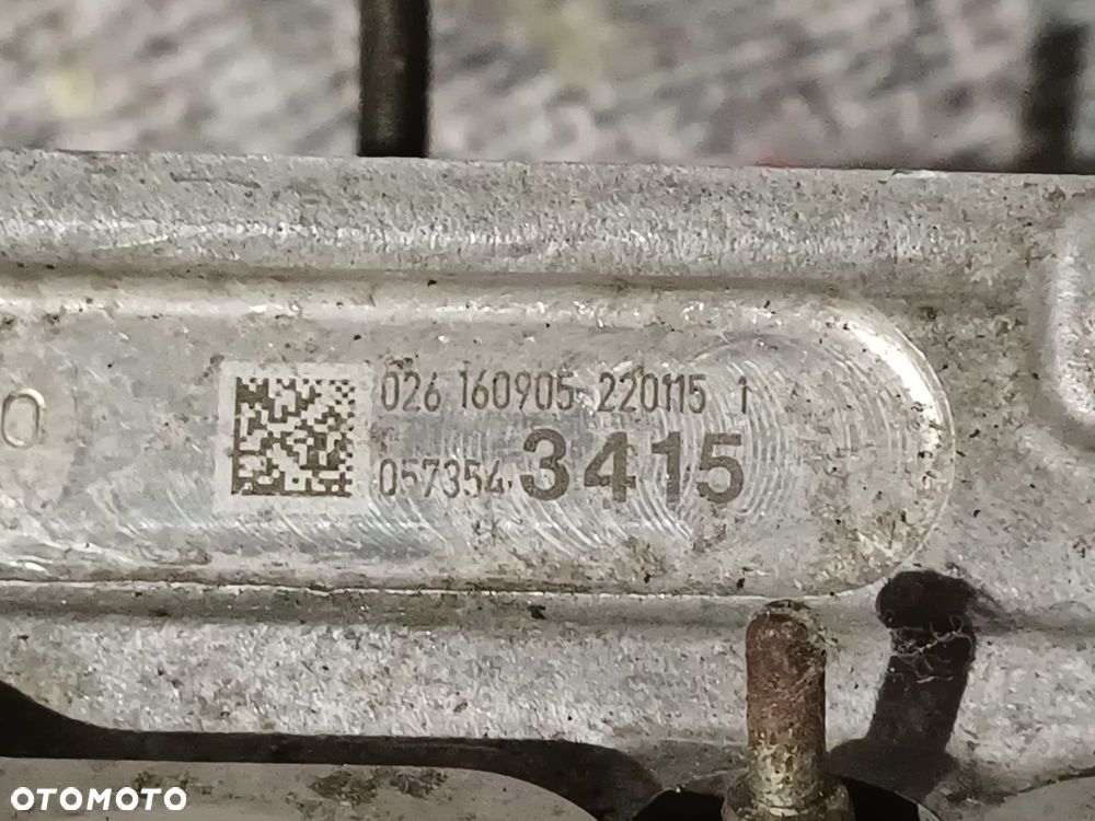 NR 57 Głowica silnika prawa Audi A8 D3 4,2TDI 057354 - 9