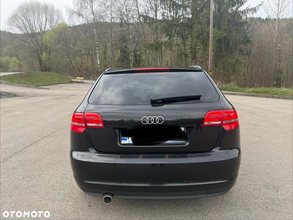 Audi A3 Sportback 1.6 TDI DPF Ambiente - 6