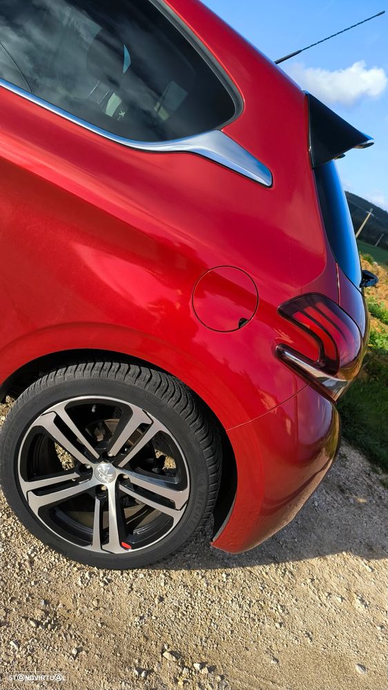 Peugeot 208 1.2 PureTech GT Line - 9