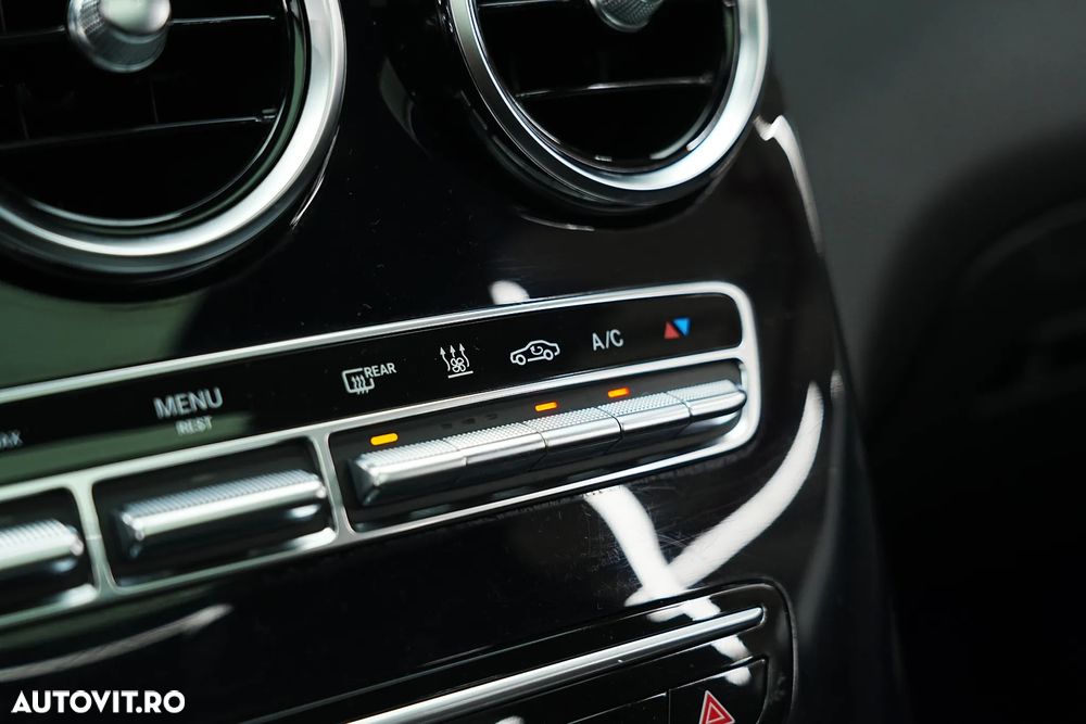 Mercedes-Benz GLC Coupe 300 e 4Matic 9G-TRONIC AMG Line - 35