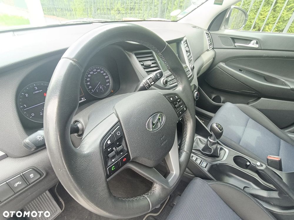 Hyundai Tucson 2.0 CRDI BlueDrive Style 2WD - 12