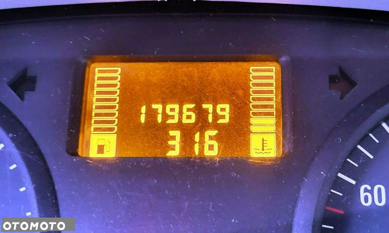 Opel Vivaro - 11