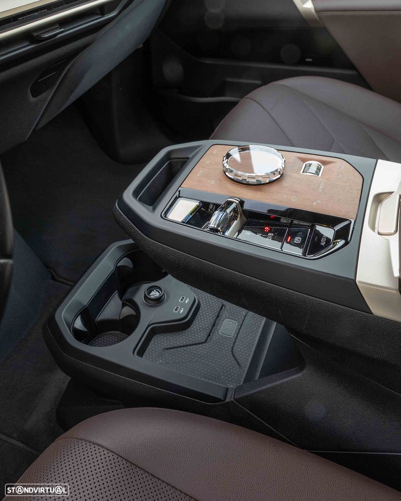 BMW iX xDrive40 - 13