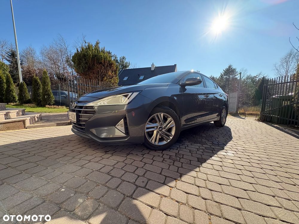 Hyundai Elantra 1.6 Comfort Premiere - 10