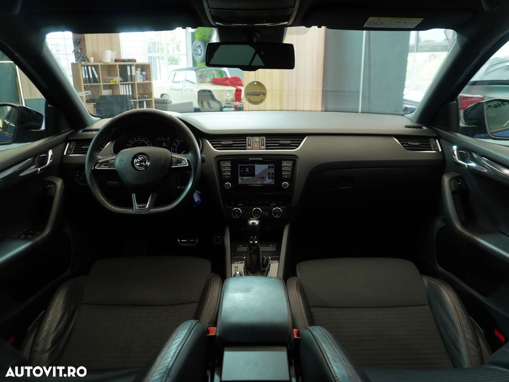Skoda Octavia 2.0 TDI DSG RS - 8
