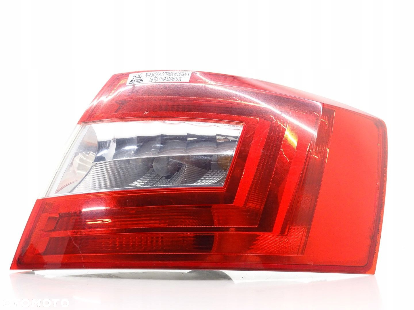 LAMPA PRAWY TYŁ PRAWA TYLNA SKODA OCTAVIA III 5E LB 5E5945112 - 3