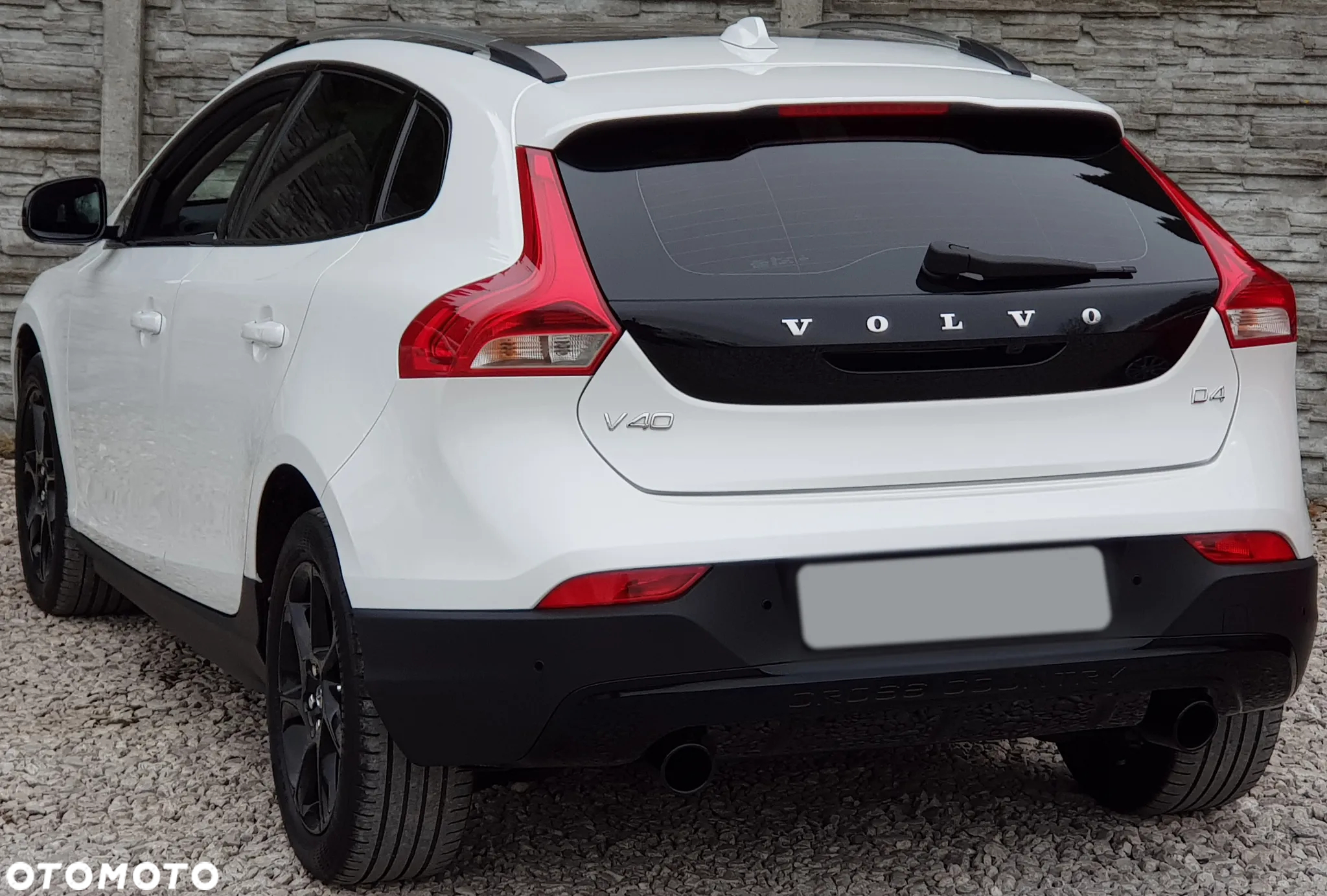 Volvo V40 Cross Country - 8