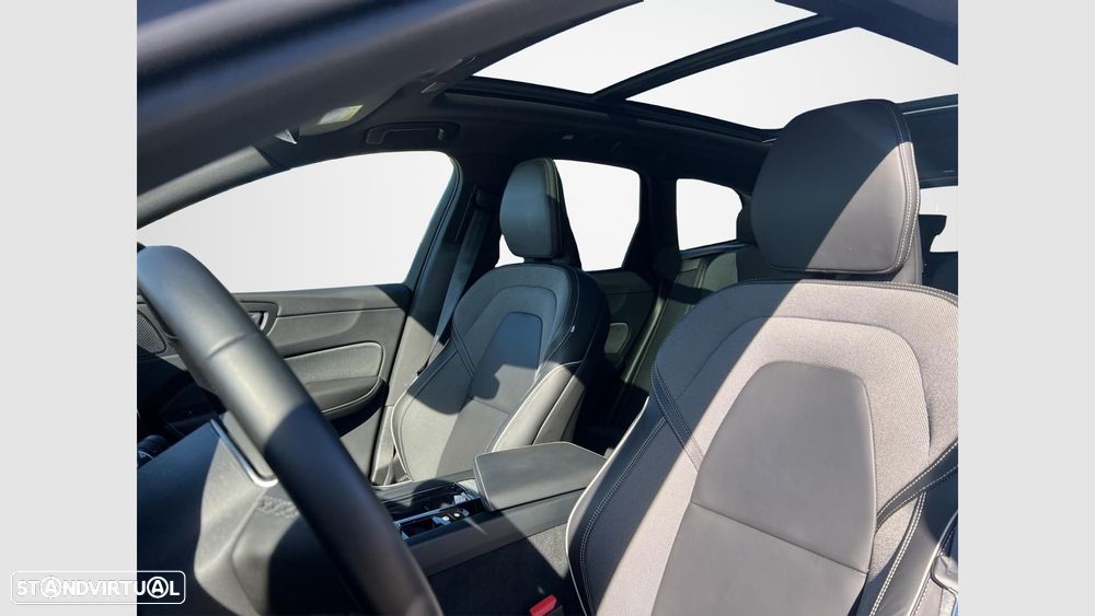 Volvo XC 60 2.0 T6 PHEV Plus Dark AWD - 10