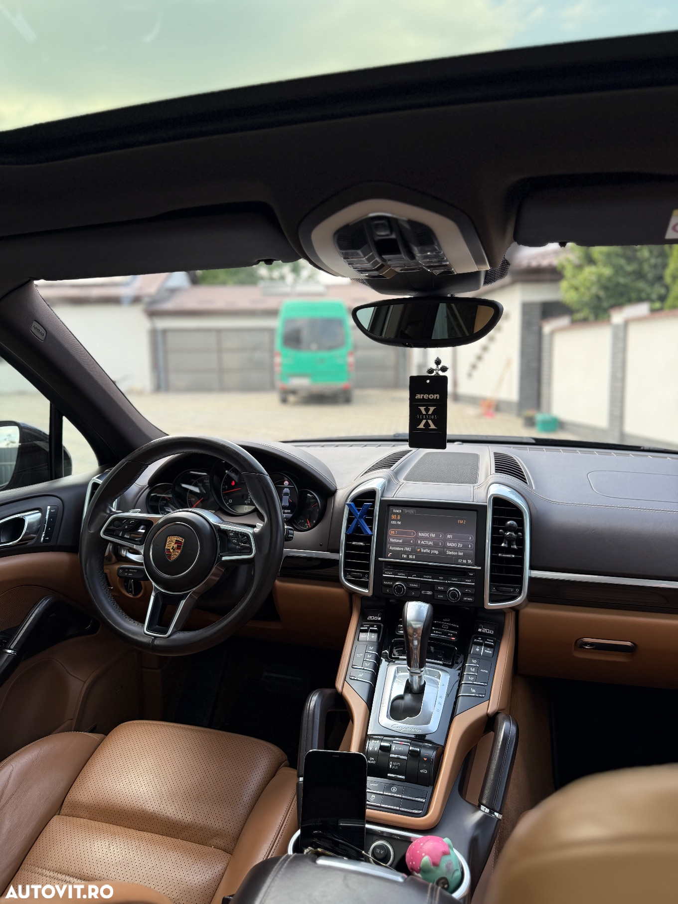 Porsche Cayenne 3.0 L - 6