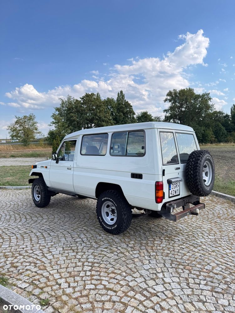 Toyota Land Cruiser 1990 photo 3