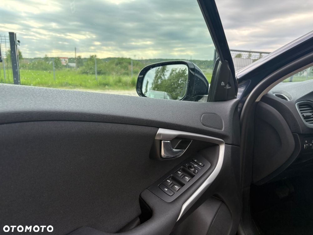 Volvo V40 D3 Geartronic Momentum - 8