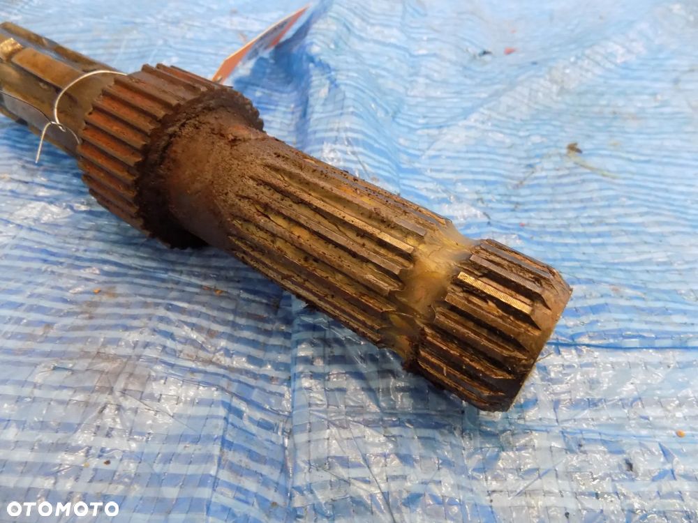 John Deere seria 6000, 6600  6506 6800 6900 L113338 oryginał   WOM PTO wałek - 3