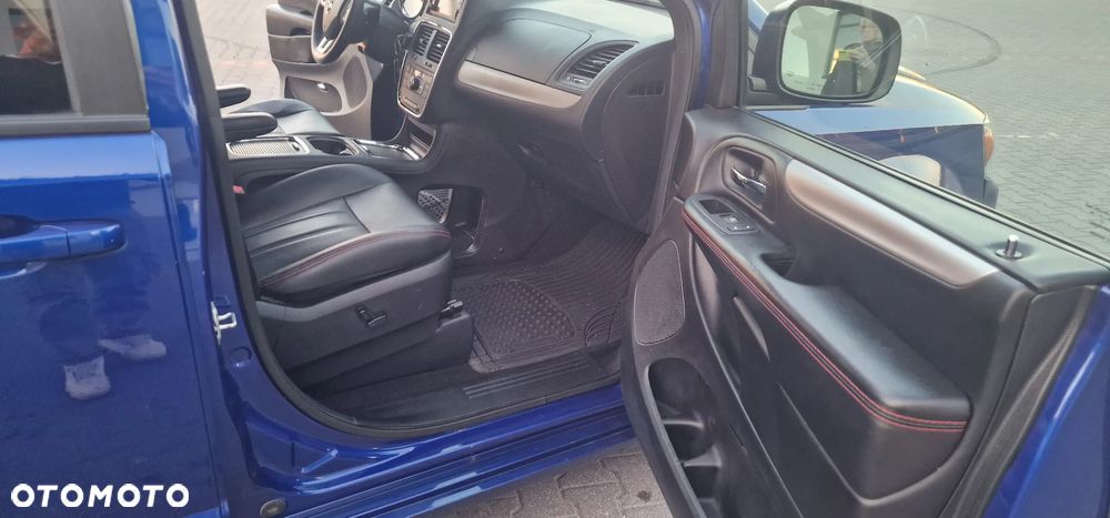 Dodge Grand Caravan - 23