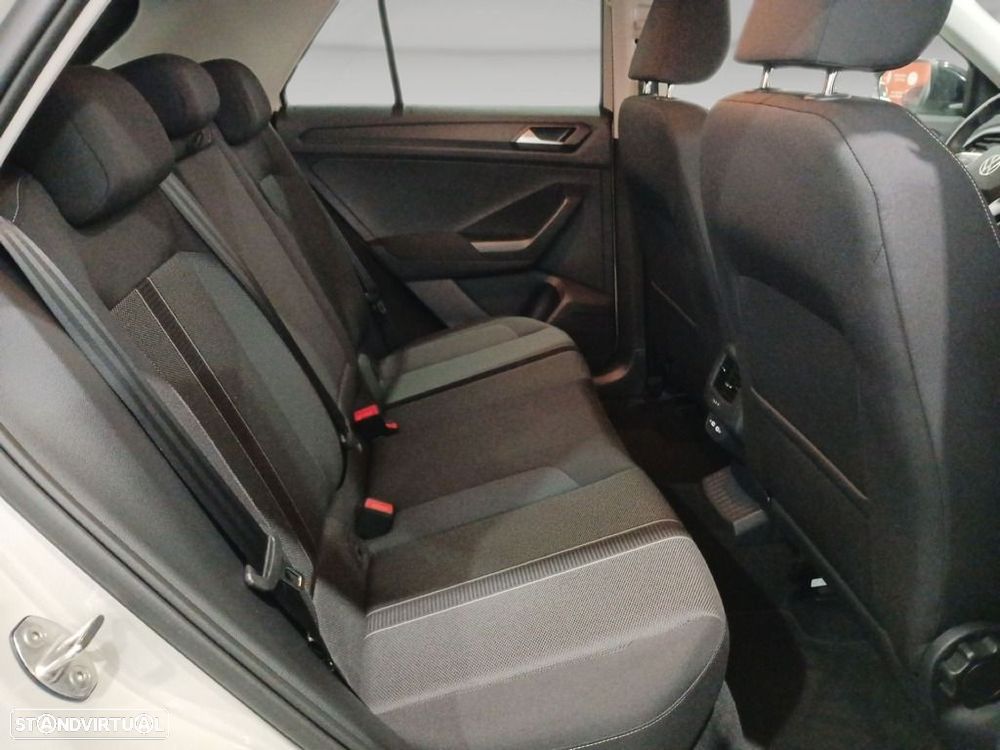 VW T-Roc 1.0 TSI Urban - 23