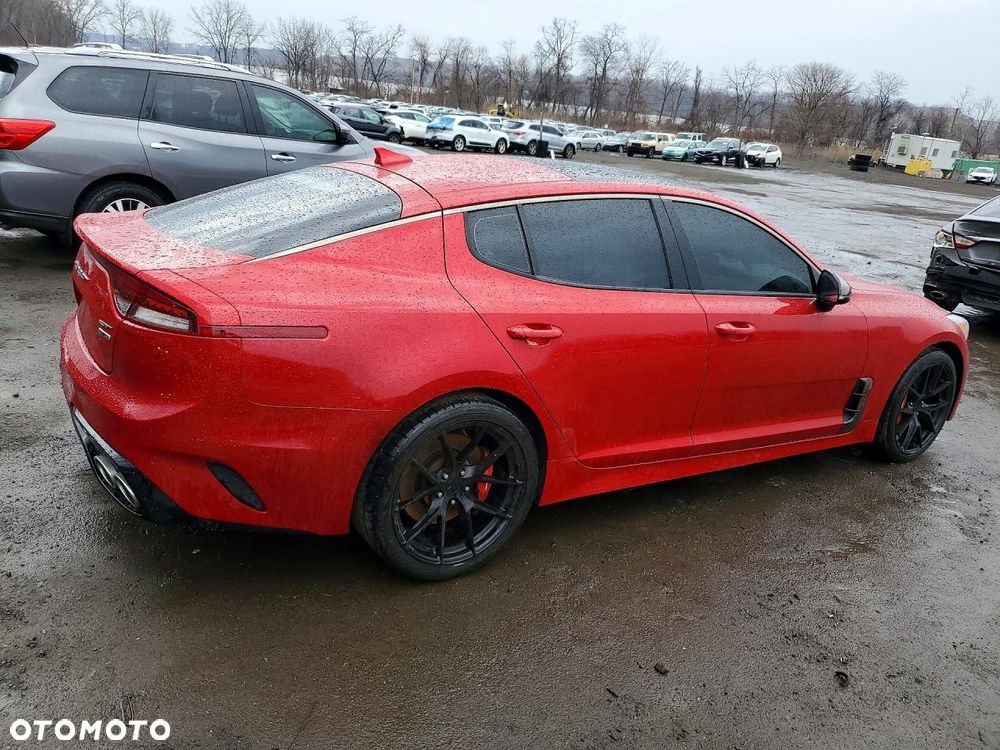 Kia Stinger - 6