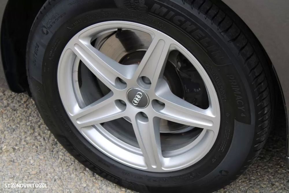 Audi A4 Avant 35 TDI Advanced S tronic - 4