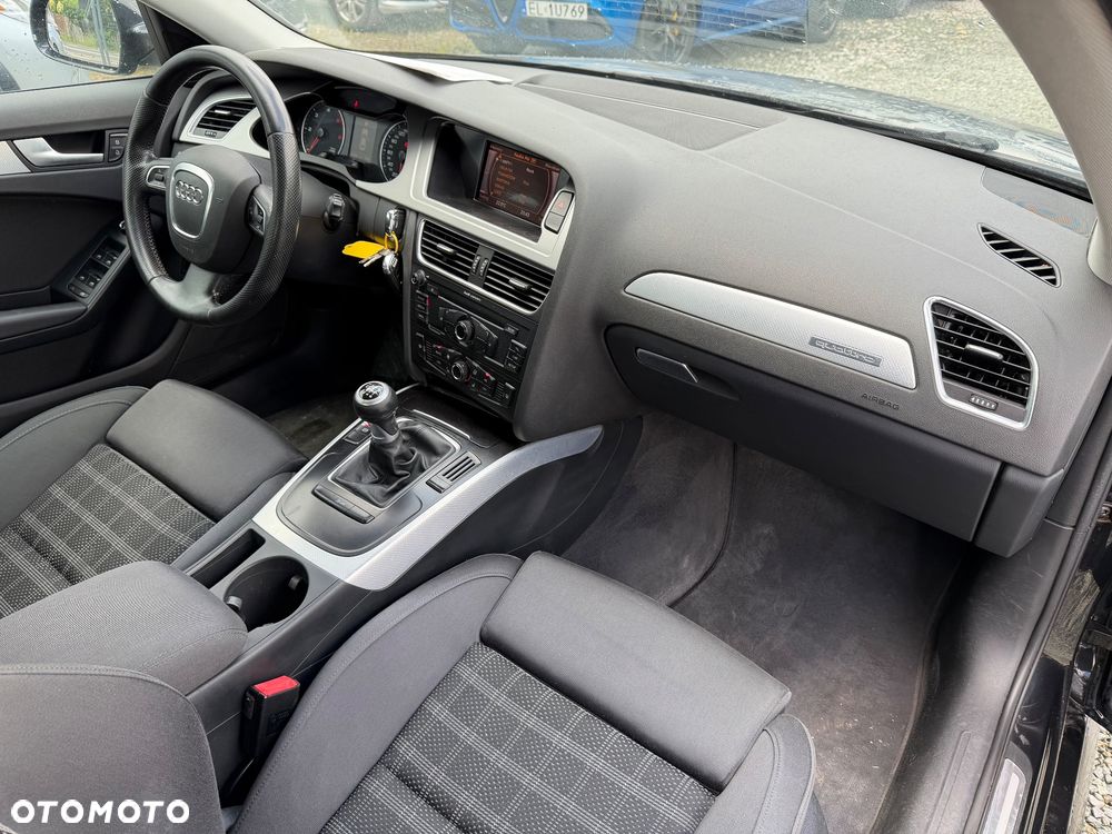 Audi A4 Limousine 2.0 TDI DPF quattro Attraction - 32