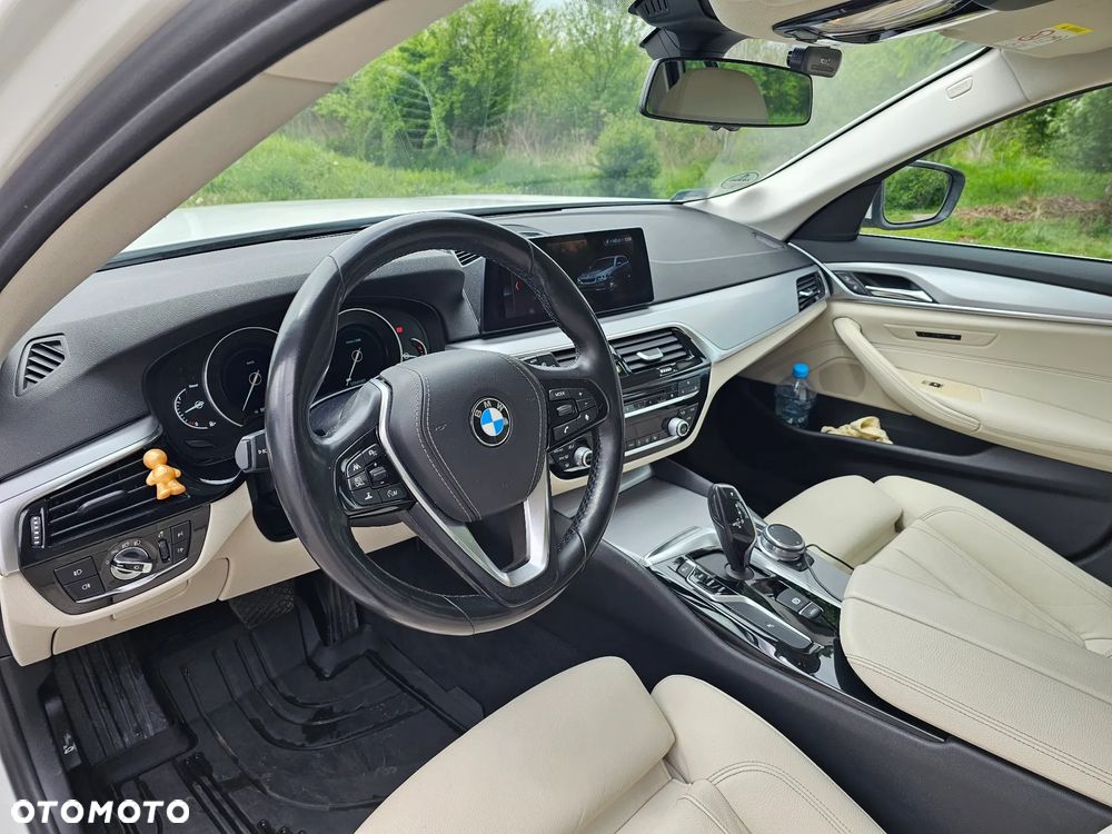 BMW Seria 5 520d xDrive Luxury Line sport - 18