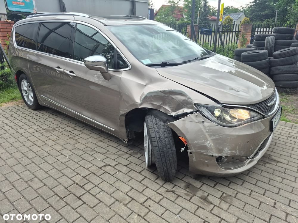 Chrysler Pacifica - 9