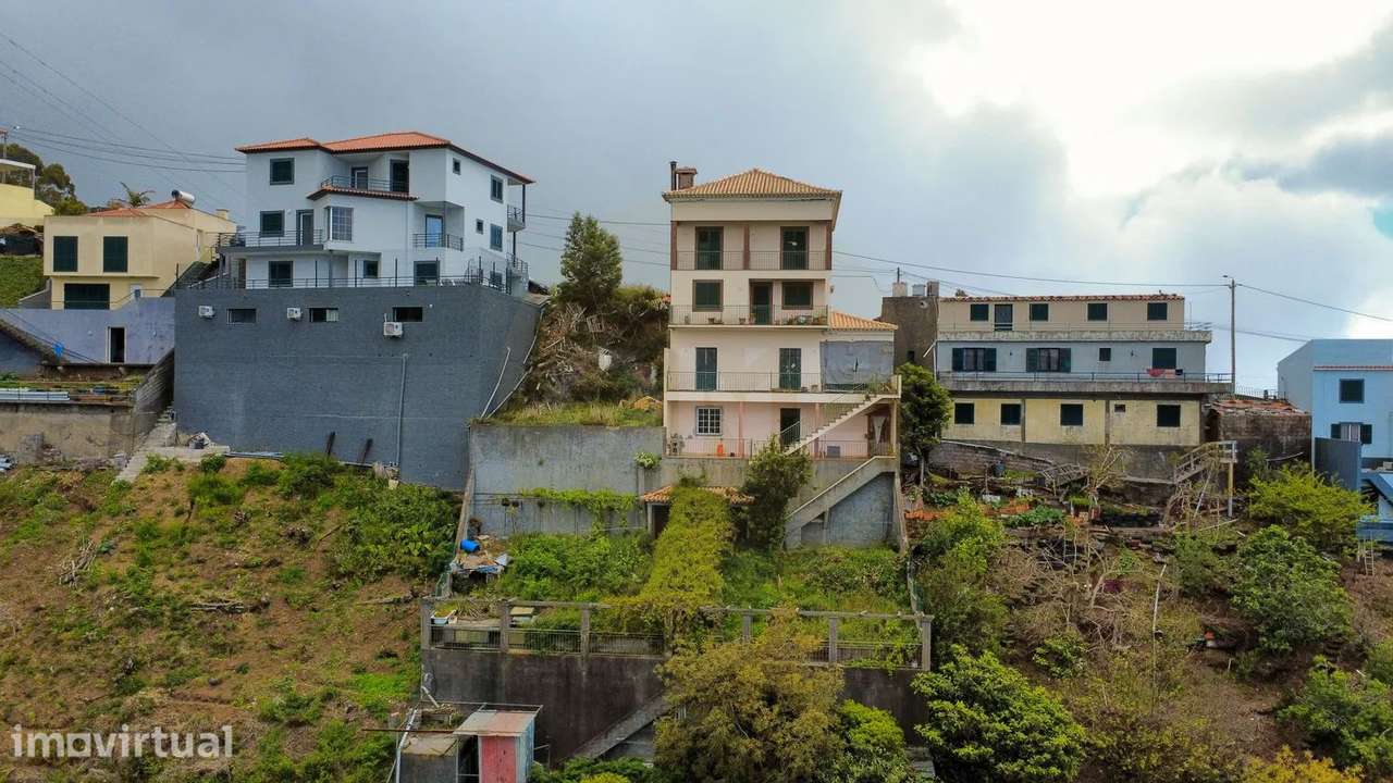 Moradia T4 na Quinta Grande com terreno de 1652 m2 - Grande imagem: 2/32