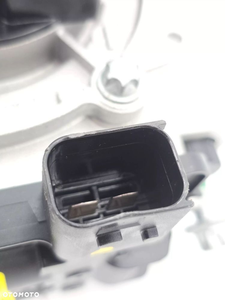 NOWA ORYGINALNA ELEKTRYCZNA POMPA WODY MERCEDES A2822000101 - 7