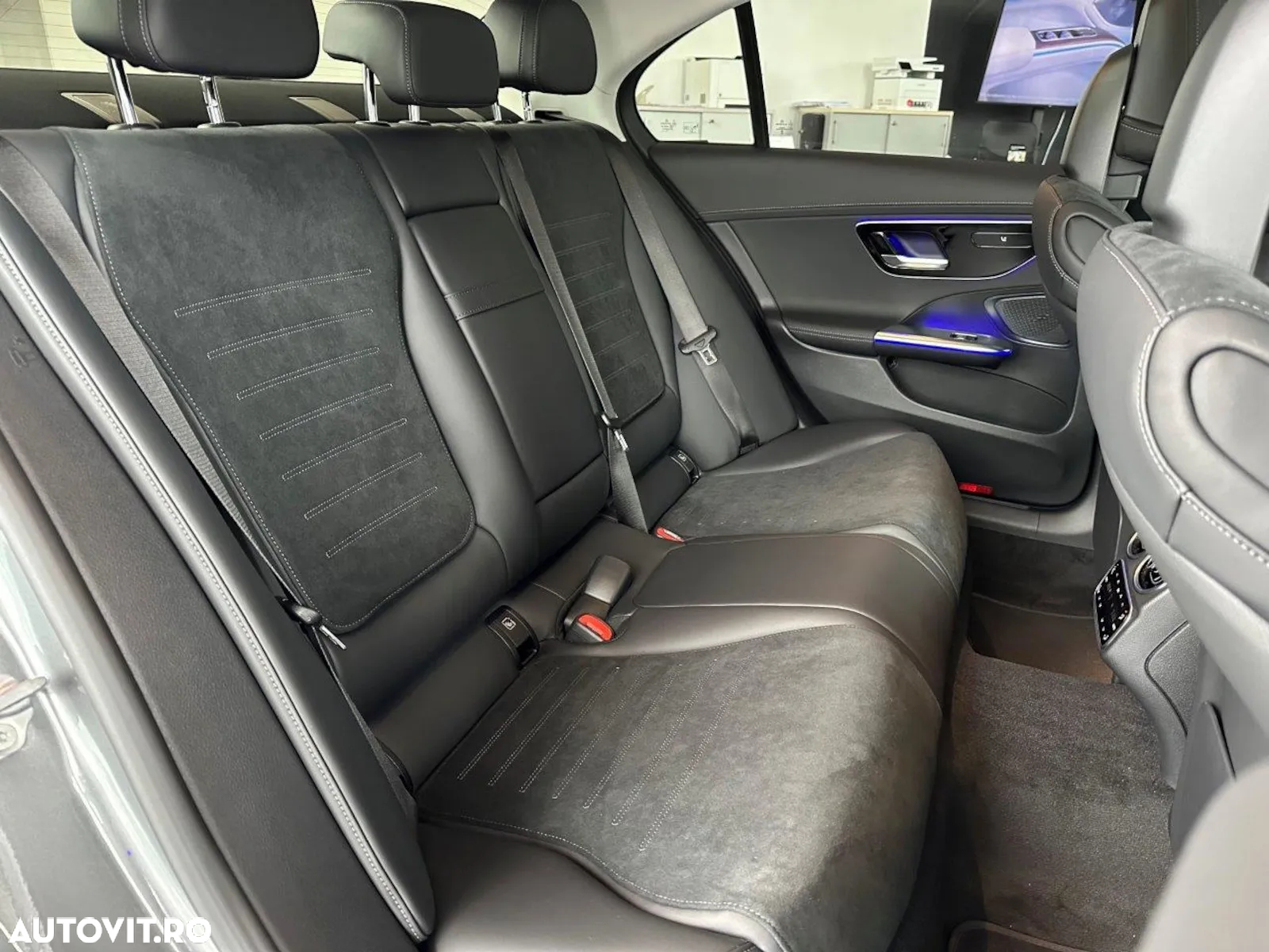 Mercedes-Benz C 300 e 4Matic 9G-TRONIC AMG Line Advanced - 19